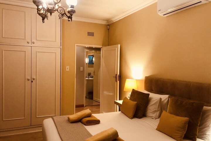 Room 2 of 86