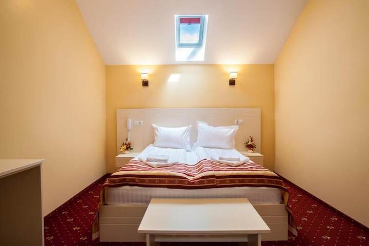 Room 3 of 24