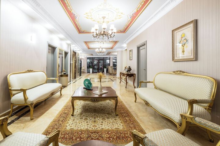 Entrance & Lobby