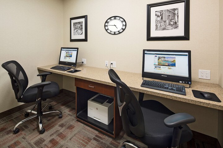 Business Center 29 of 35