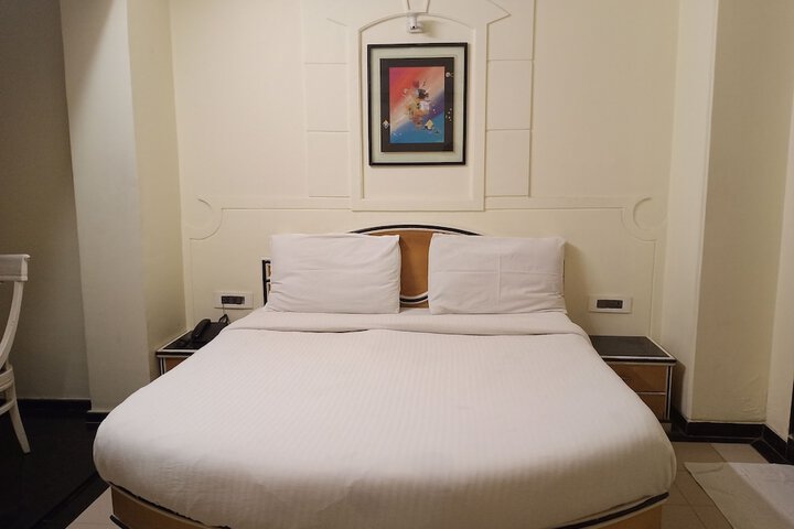 Room 16 of 35