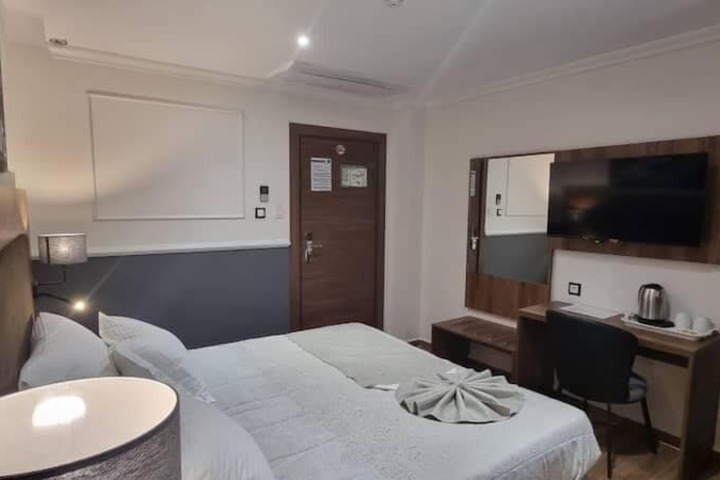 Room 11 of 26