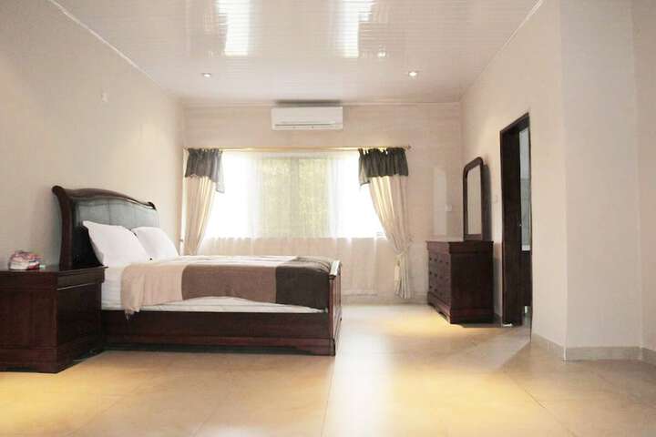 Room 12 of 42