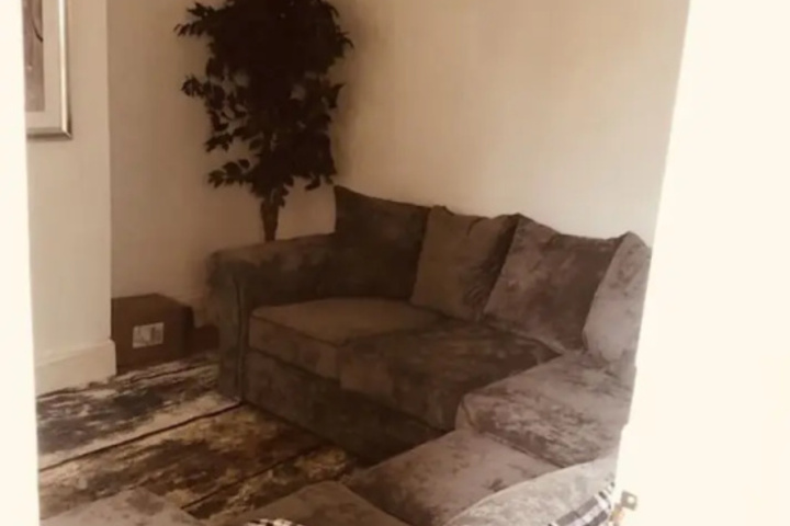 Room 4 of 14