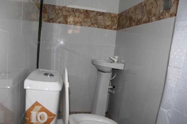 Room 5 of 7