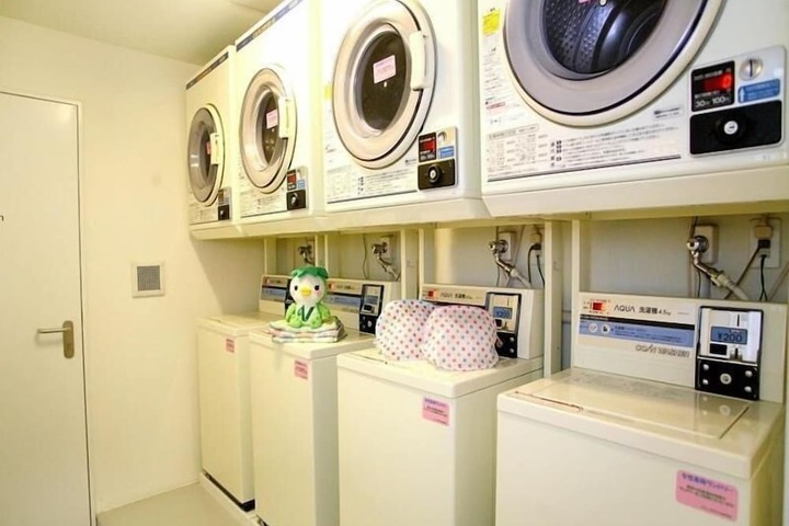 Laundry 21 of 58