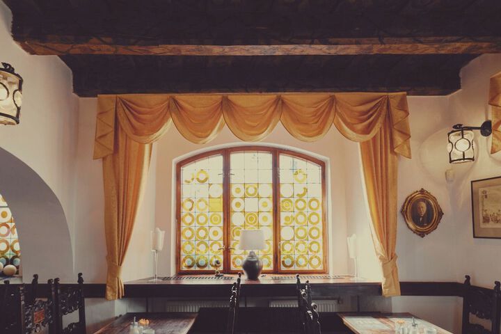 Dining 76 of 92