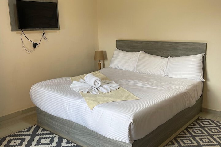 Room 14 of 38