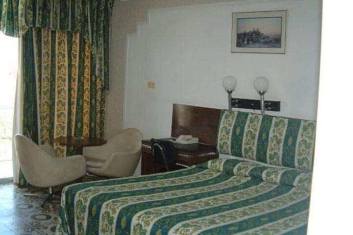 ALCAZAR HOTEL