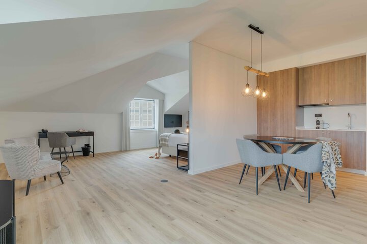 Room 10 of 63