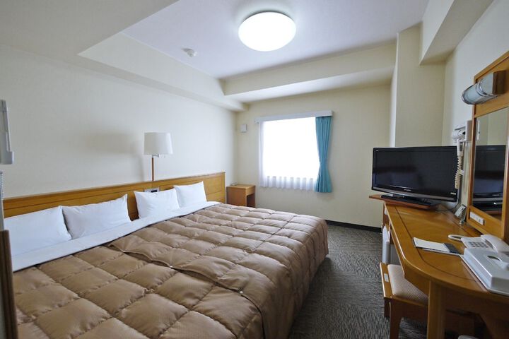Room 4 of 25