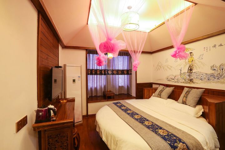 Room 15 of 27