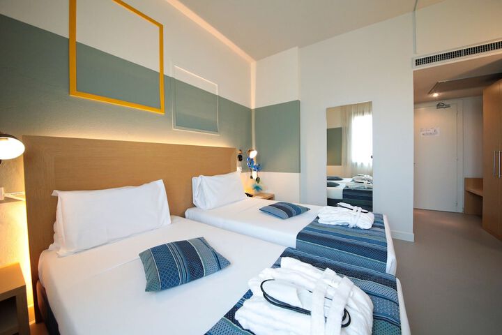 Room 14 of 46