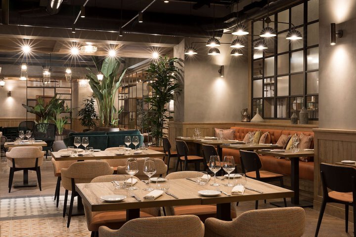 Dining 60 of 73
