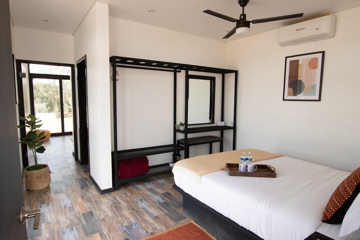 Room 10 of 146