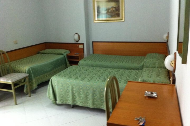 Room 13 of 51