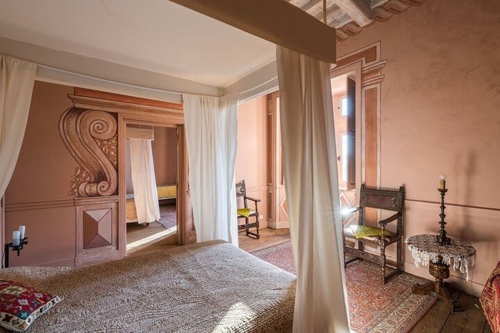 Room 7 of 54