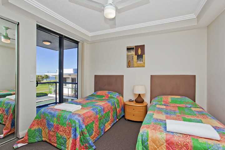 Room 3 of 65