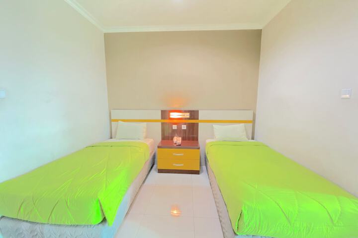 Room 16 of 32