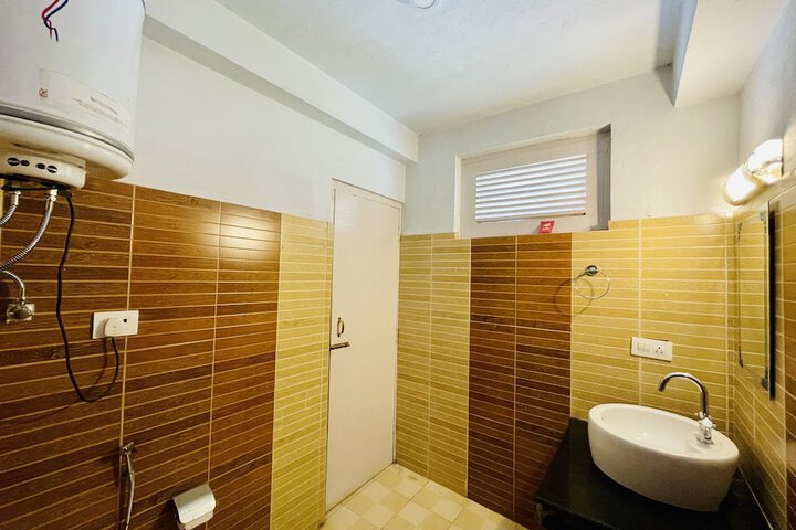 Room 50 of 59