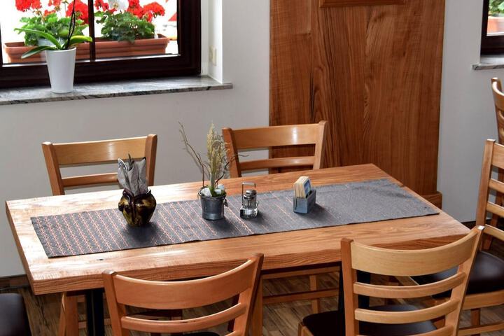 Dining Photos