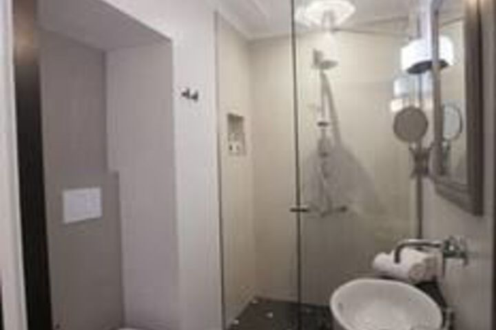 Room 3 of 25