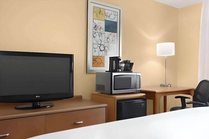 1 King Bed (7 of 7)