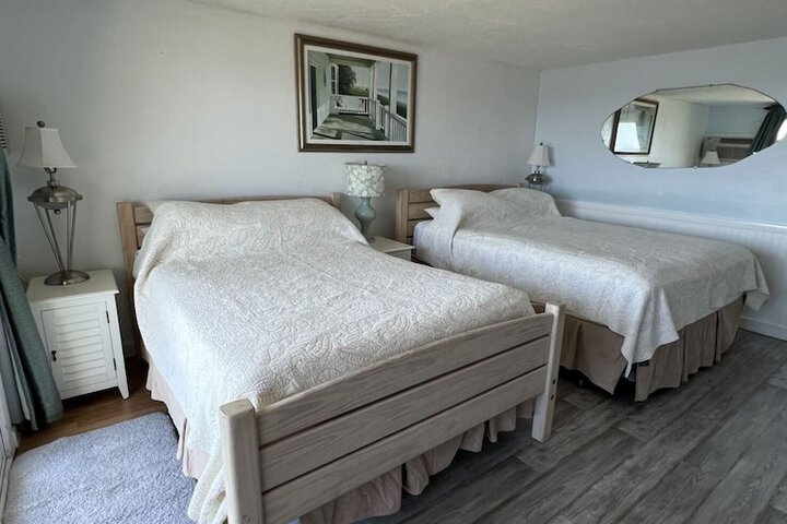 Room 56 of 230