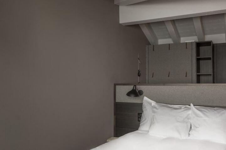 Room 10 of 70