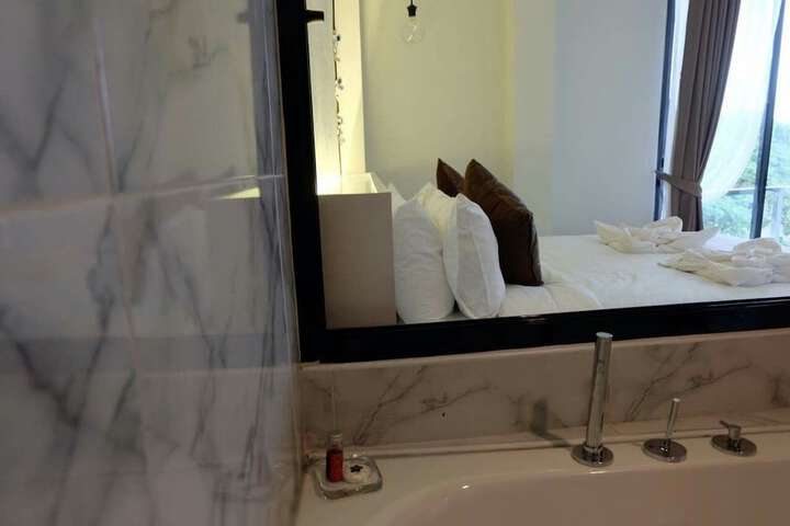 Room 57 of 108