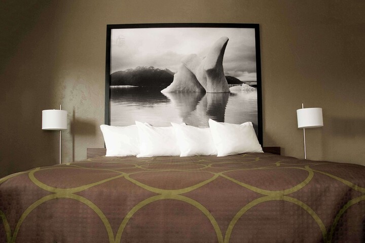 Room 10 of 18