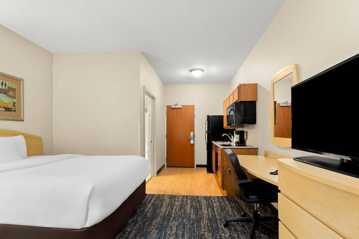 Room 8 of 27
