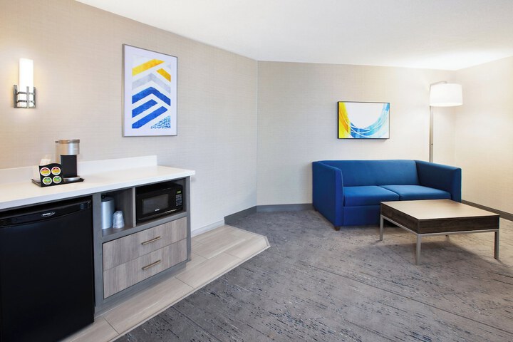 Room 2 of 45