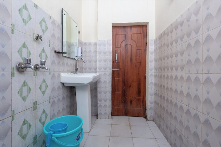 Room 16 of 32