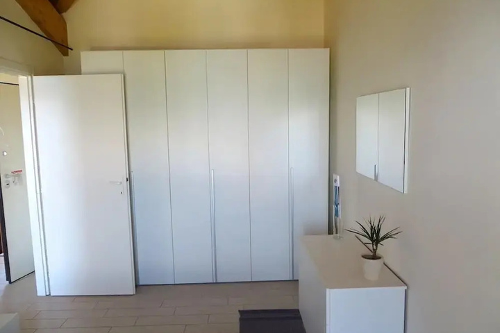 Room 8 of 13