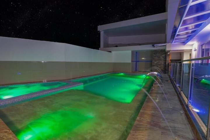 Pool 2 of 10