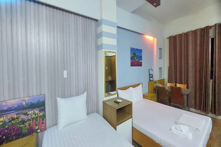 Room 6 of 36