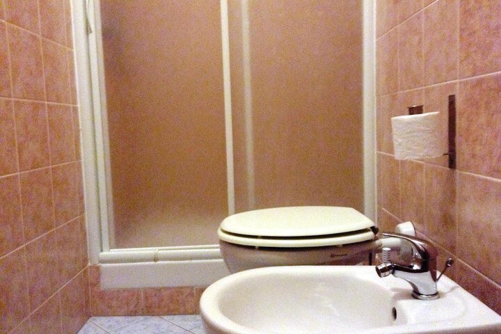 Room 25 of 35