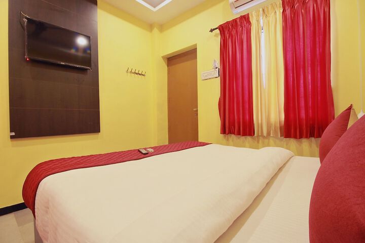 Room 13 of 18