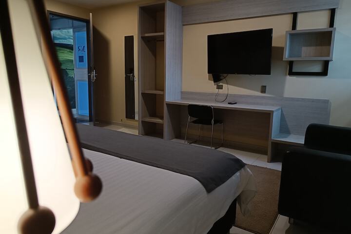 Room 6 of 30