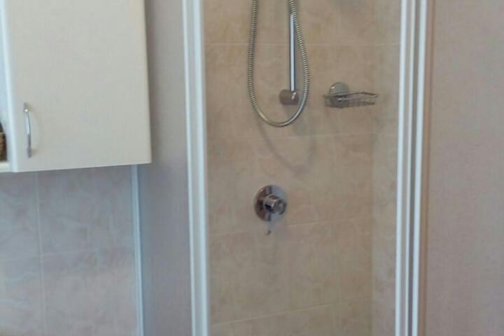 Room 10 of 26