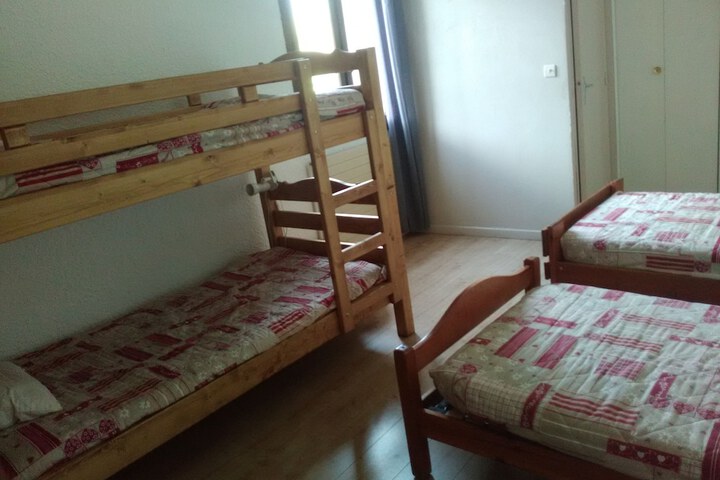 Room 10 of 50