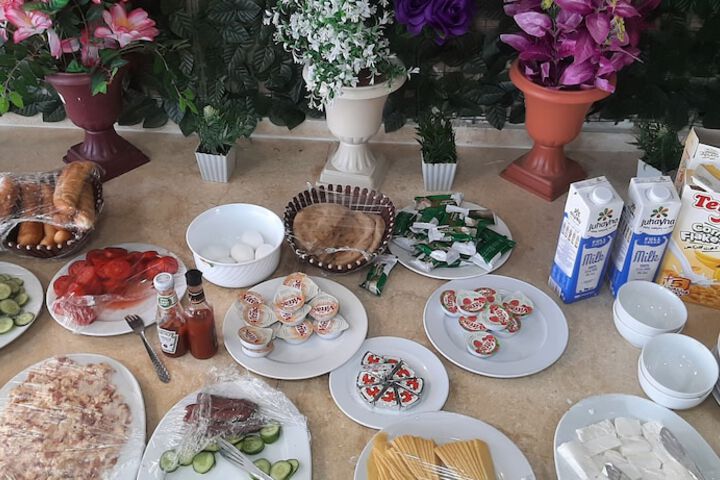 Breakfast/Coffee Service 154 of 196