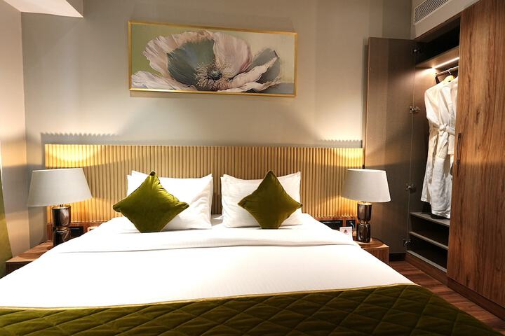 Room 15 of 39