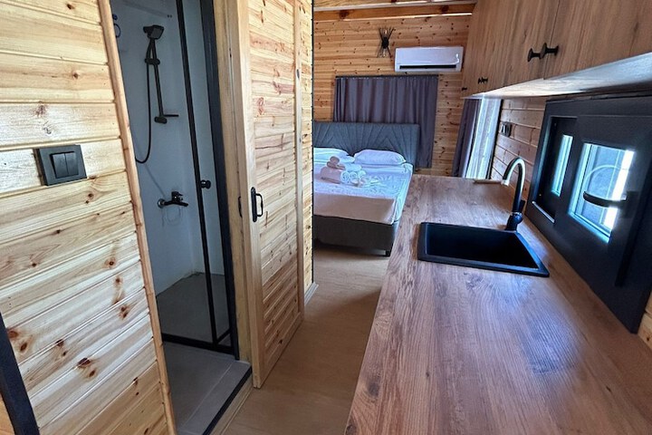 Room 11 of 23