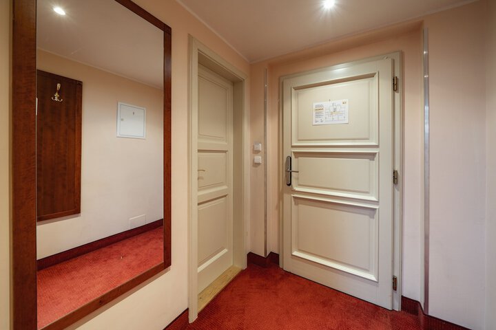 Room 40 of 113