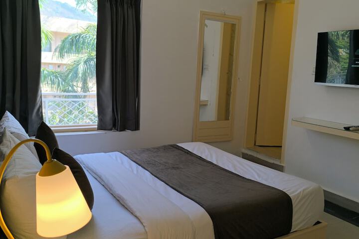 Room 10 of 95