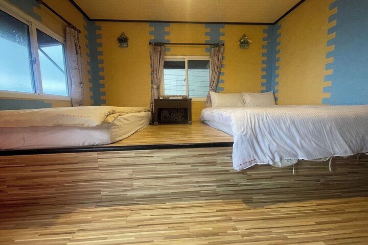 Room 11 of 33