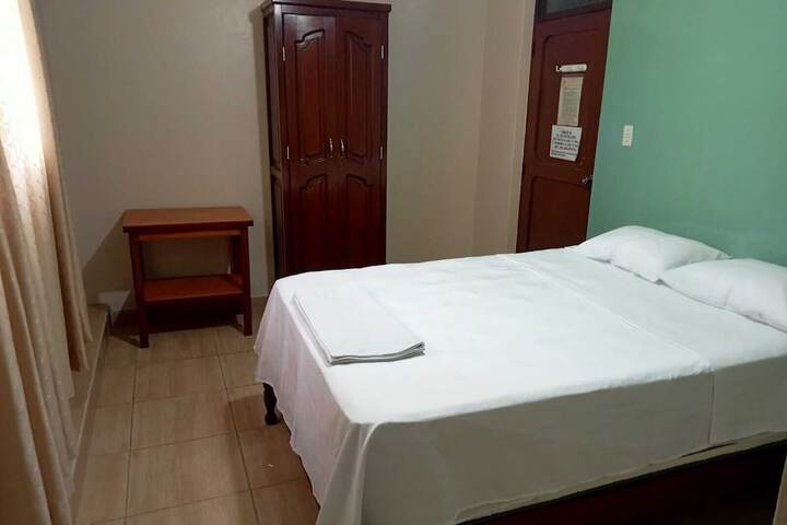 Room 2 of 10