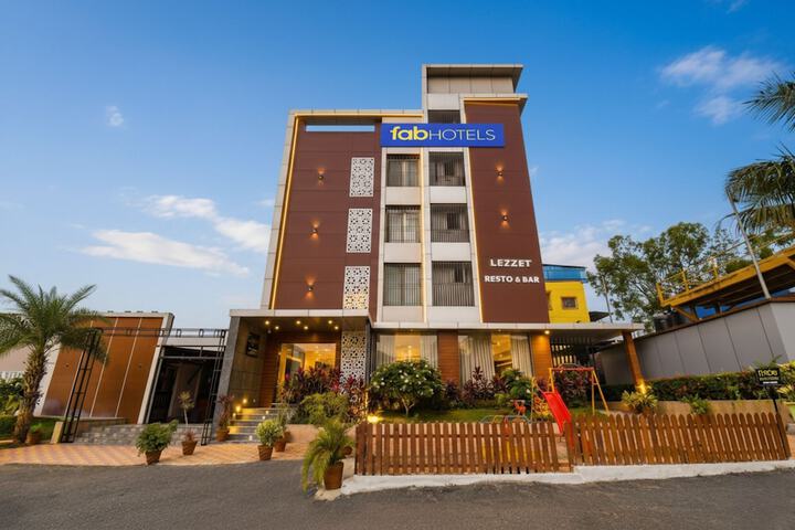 Hotel 27 of 29